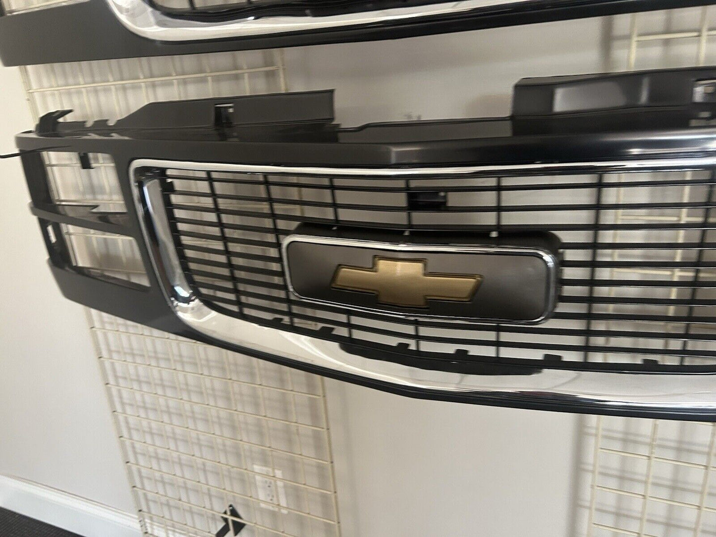 🔥HOT 94-98 Mexican Cheyenne Grille NEW!