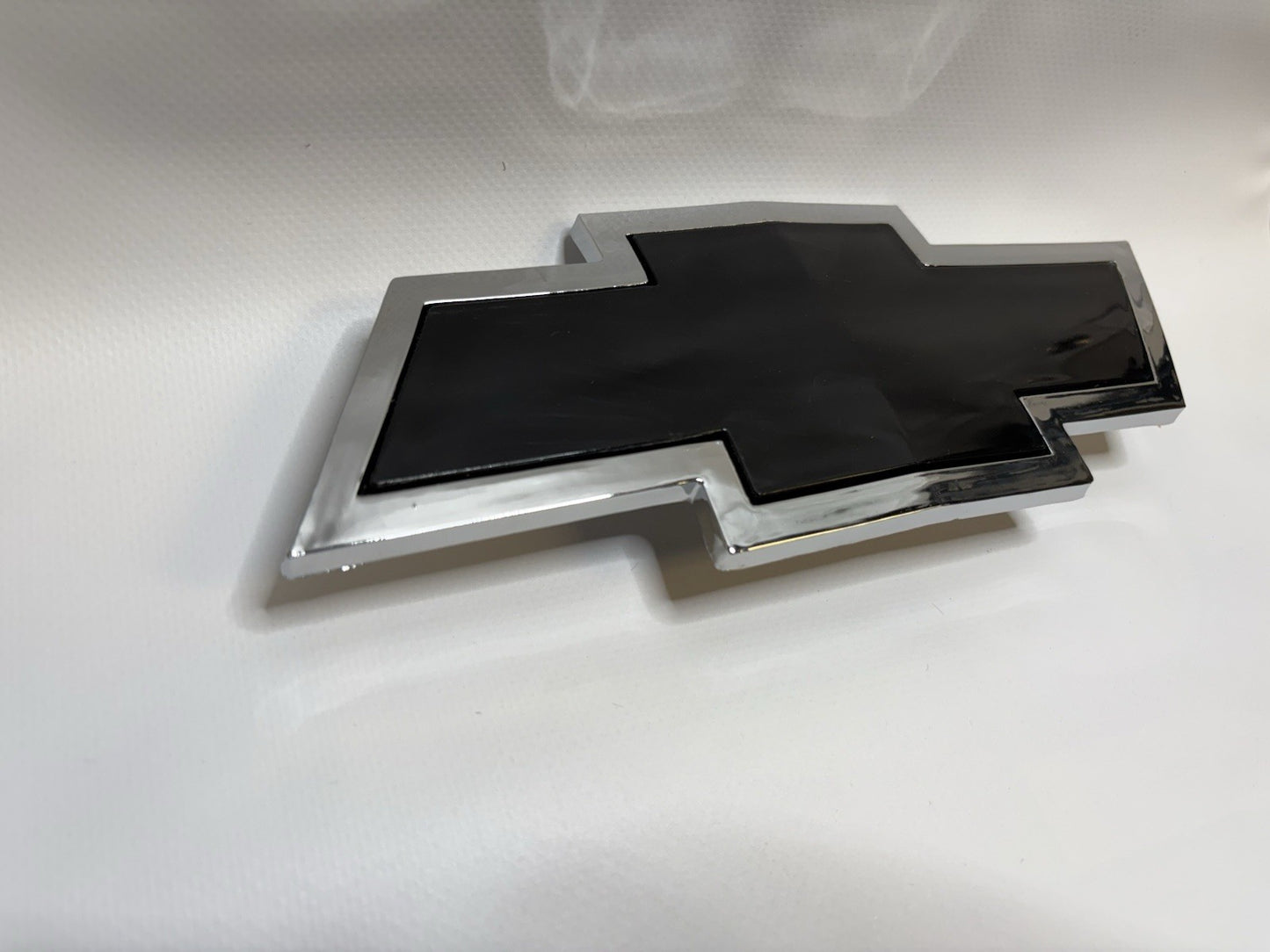 2001-2002 Chevy Silverado 2500 3500 Hd Emblem Chrome Black
