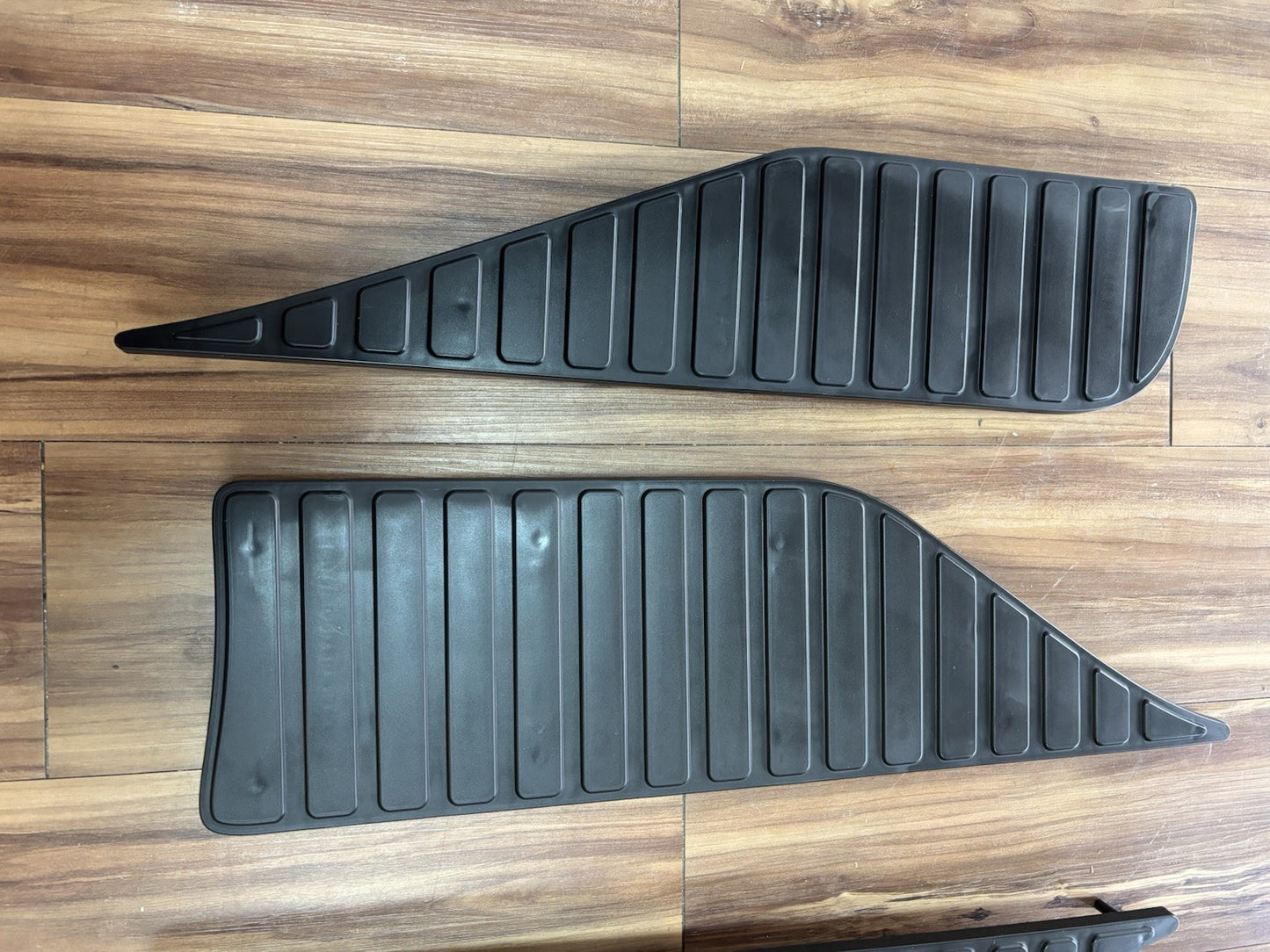 88-98 Chevrolet Silverado GMC Sierra Stepside Bed Side Step Pad NEW Set (4pc)