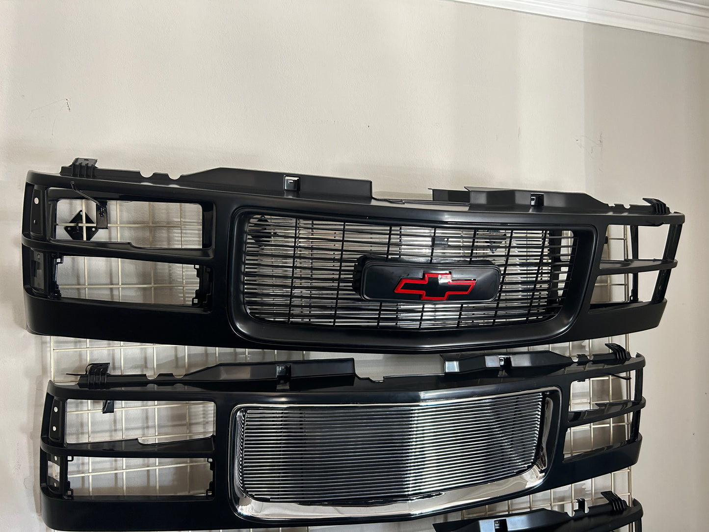 88-98 Chevy Silverado Cheyenne grille red/black bowtie C/K TRUCK OBS