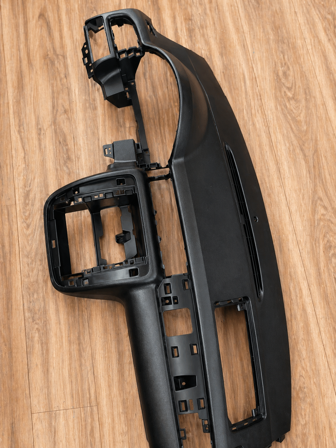 2007-2014 CHEVY TAHOE AVALANCHE LTZ YUKON DASHBOARD ABS PLASTIC