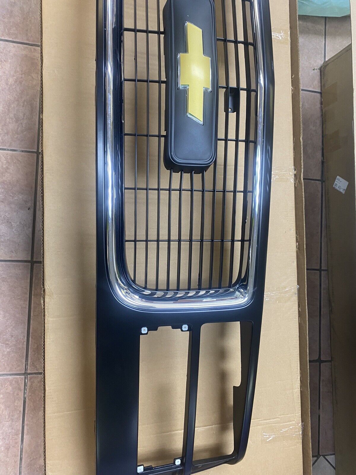 94-98 Chevy SILVERADO Pick Up Grille Cheyenne
