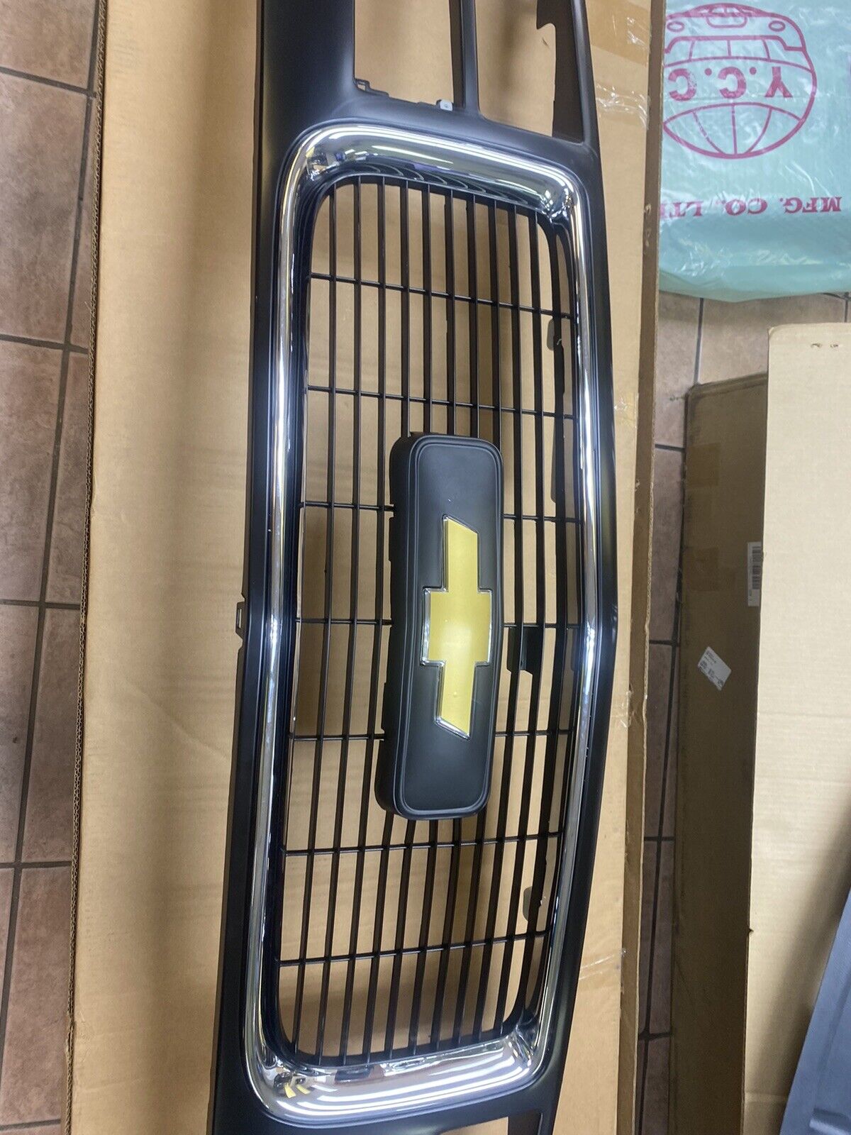 94-98 Chevy SILVERADO Pick Up Grille Cheyenne