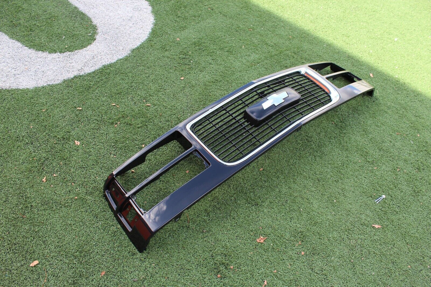 88-98 Chevy Silverado Cheyenne grille with chrome bowtie C/K TRUCK OBS